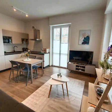 Casa Nina Nuovo In Centro Di Bra