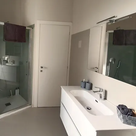 Casa Nina Nuovo In Centro Di * 브라
