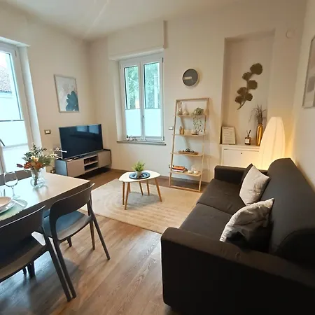 Casa Nina Nuovo In Centro Di 아파트 *
