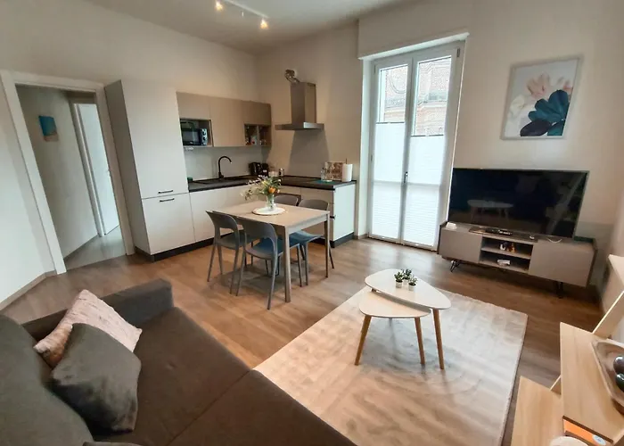Casa Nina Nuovo In Centro Di Appartement Bra